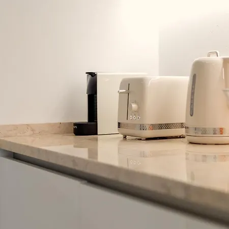 Appartement Sunny House - Bright 2 Bedroom W/ Office Lissabon