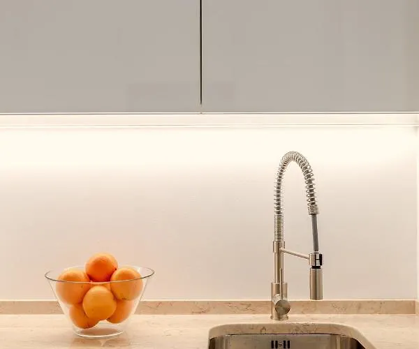 Appartement Sunny House - Bright 2 Bedroom W/ Office Lissabon