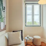 Sunny House - Bright 2 Bedroom W/ Office דירה