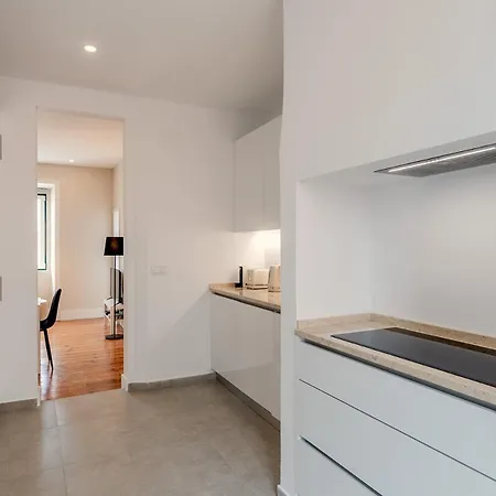 Sunny House - Bright 2 Bedroom W/ Office شقة