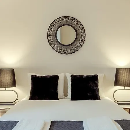 Sunny House - Bright 2 Bedroom W/ Office شقة *
