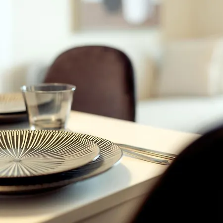 Lägenhet Sunny House - Bright 2 Bedroom W/ Office *