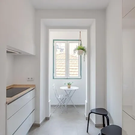 Sunny House - Bright 2 Bedroom W/ Office Lissabon