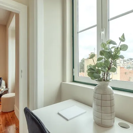 Sunny House - Bright 2 Bedroom W/ Office شقة Lisboa