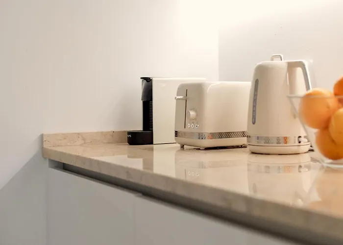 Lägenhet Sunny House - Bright 2 Bedroom W/ Office Lisboa