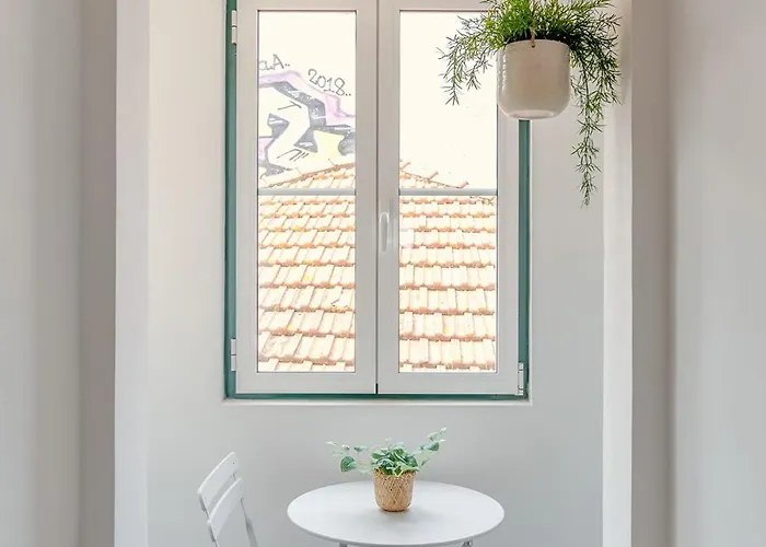 Lägenhet Sunny House - Bright 2 Bedroom W/ Office Lisboa