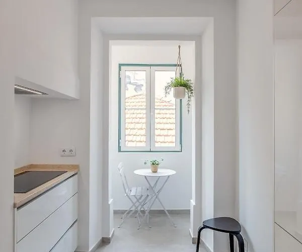 Sunny House - Bright 2 Bedroom W/ Office Lisboa