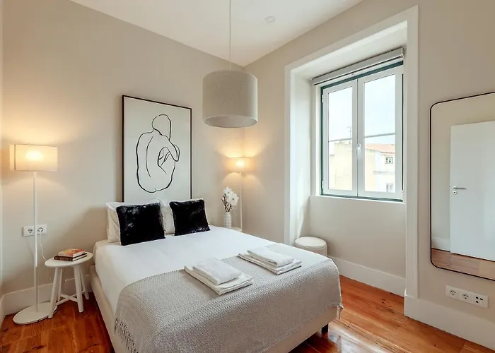 Lägenhet Sunny House - Bright 2 Bedroom W/ Office Lisboa