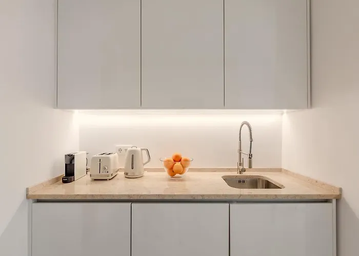 Sunny House - Bright 2 Bedroom W/ Office Lisboa