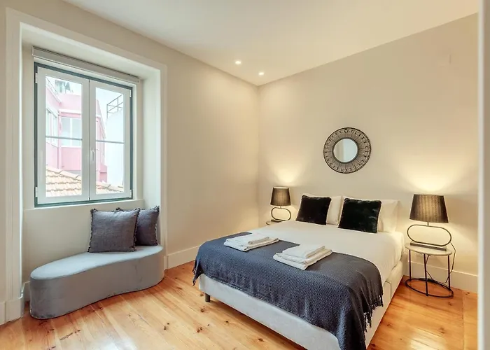 Sunny House - Bright 2 Bedroom W/ Office Apartment Lisbon